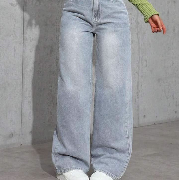 Premium baggage jeans for girl 5 pocket.